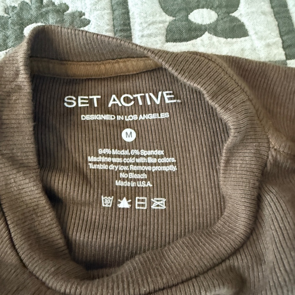 NWOT set active ribbed crop longsleeve - Picture 2 of 4
